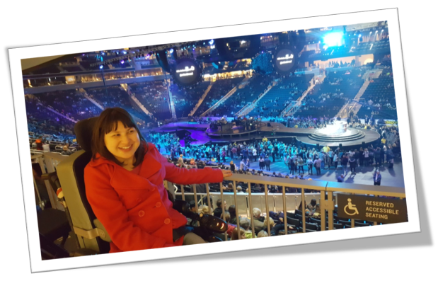 kelsey-at-carrie-underwood